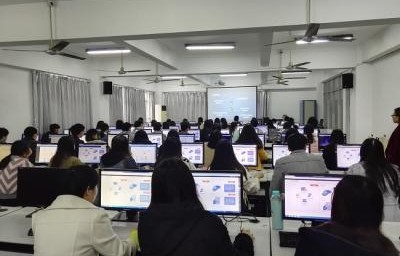 本科里有电子商务专业