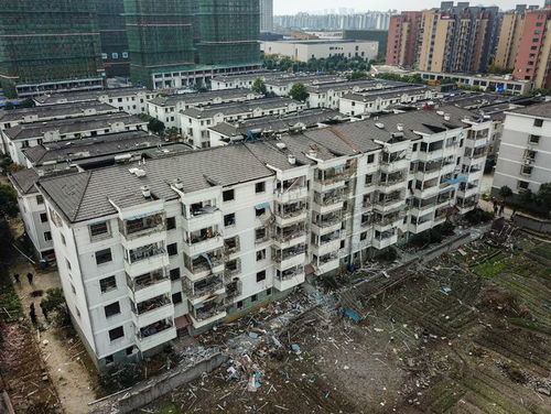 太原小区爆炸现场，居民玻璃被震碎的惊魂时刻
