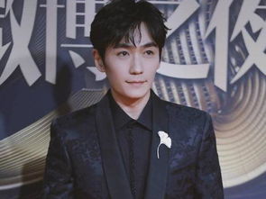 李泽锋遭遇粉丝蹭托运事件